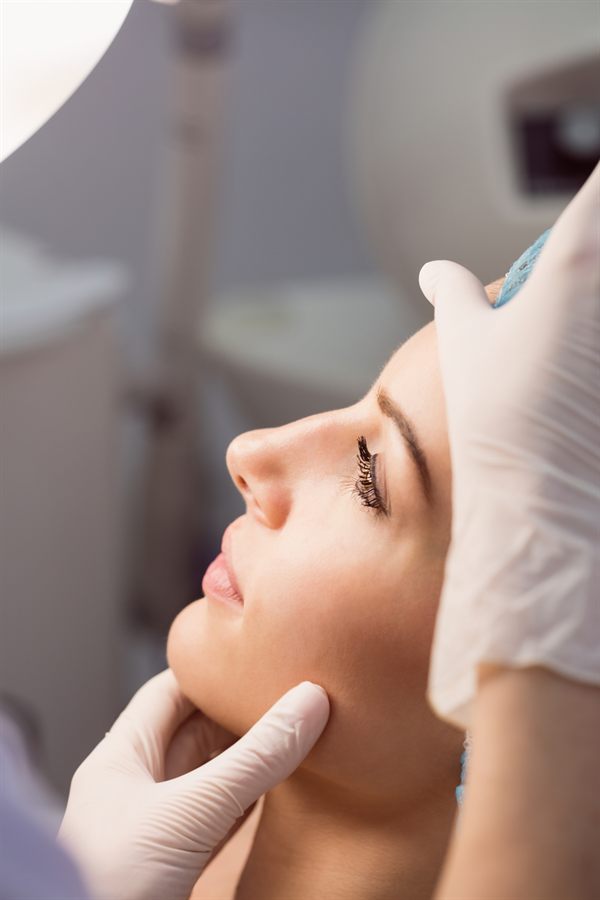 Cirurgia de olhos e nariz — Dra. Roberta Ritty